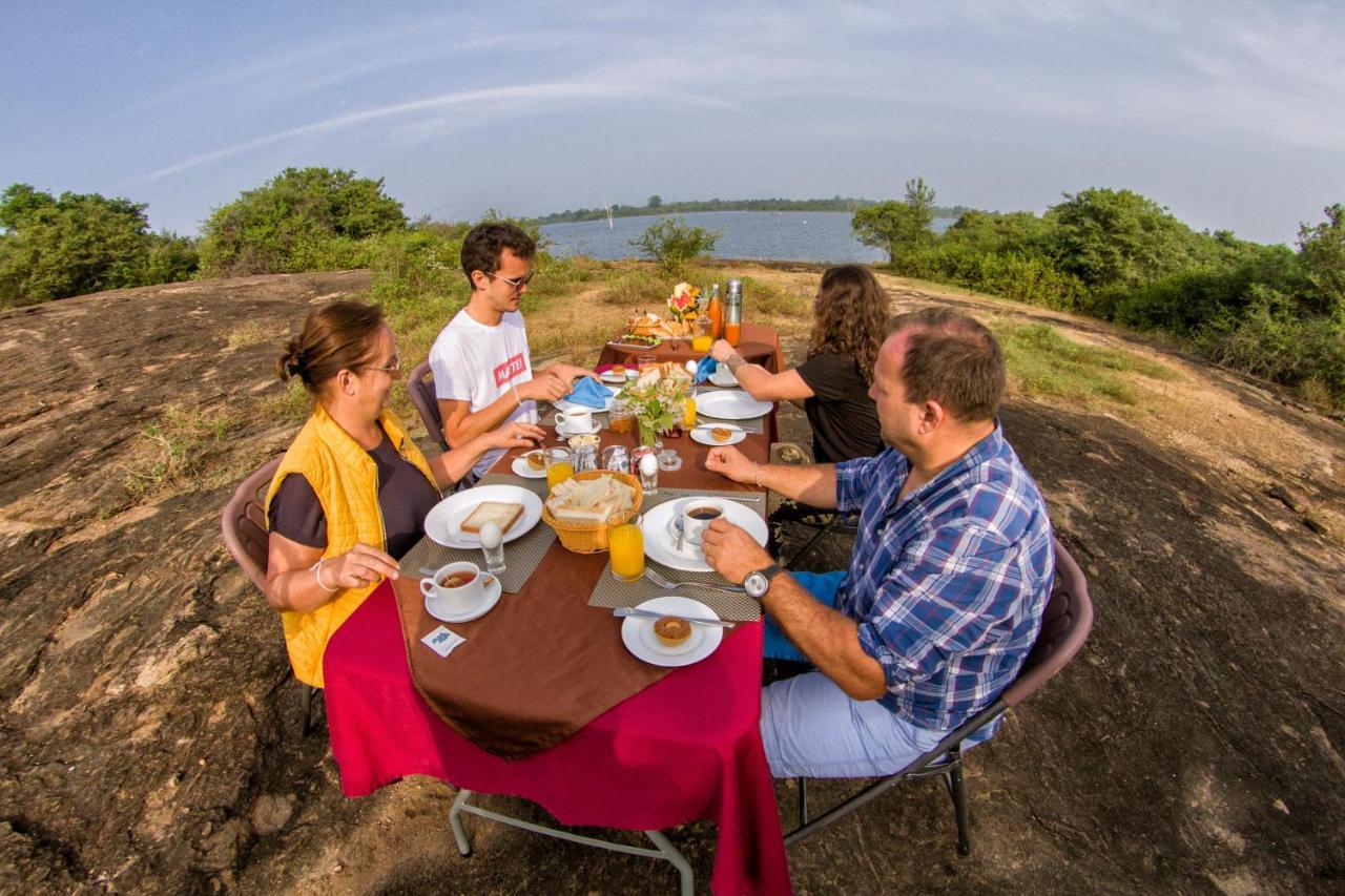Athgira River Camping - ウダワラウェ エクステリア 写真