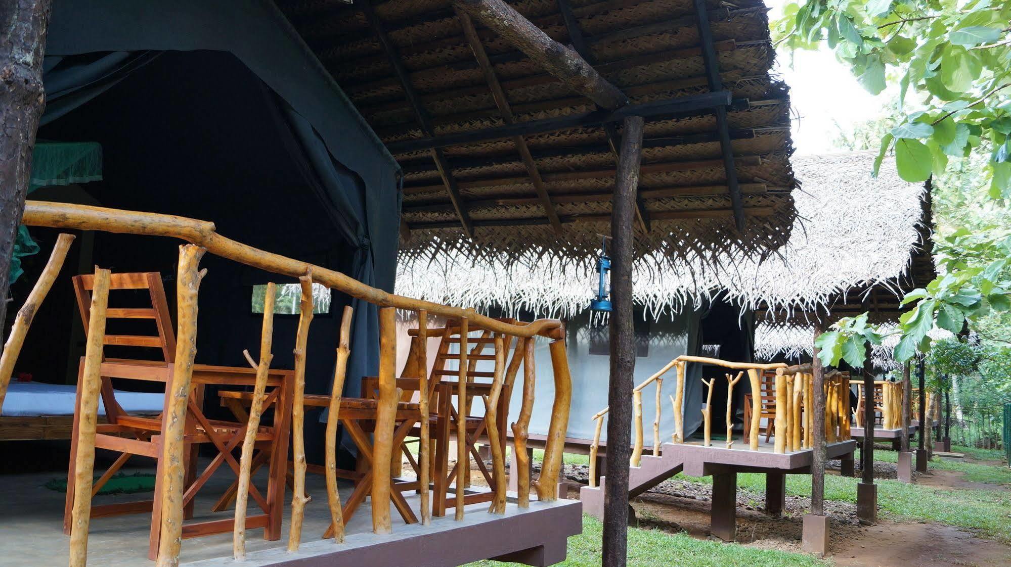 Athgira River Camping - ウダワラウェ エクステリア 写真